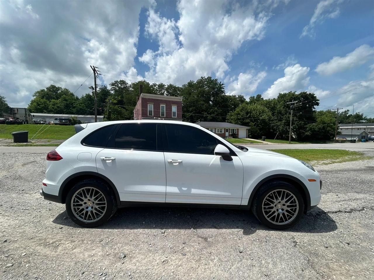 2017 Porsche Cayenne S - Photo 6