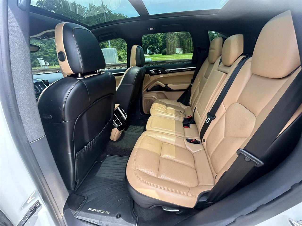 2017 Porsche Cayenne S - Photo 10