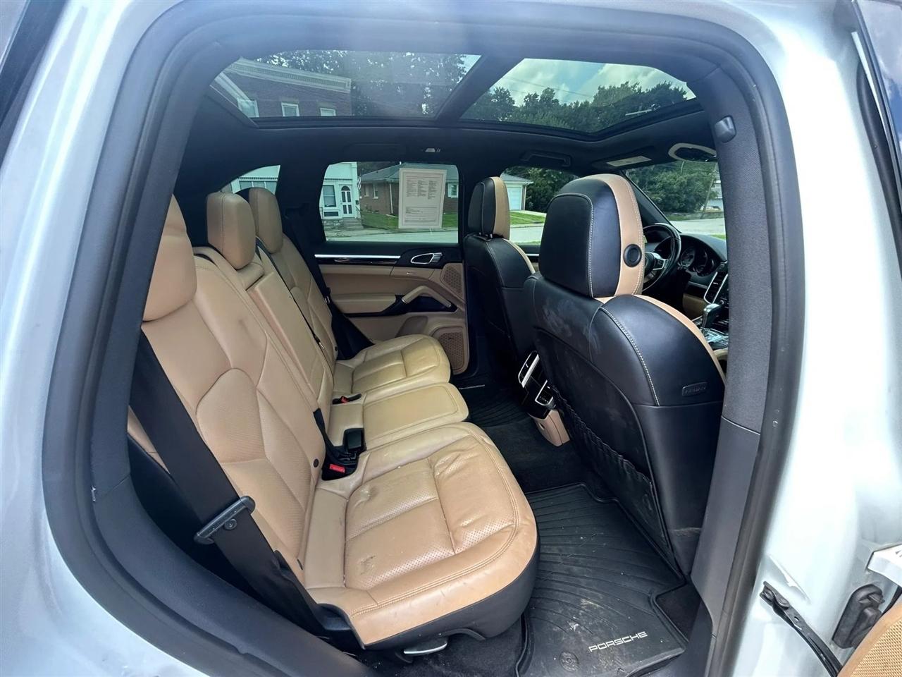 2017 Porsche Cayenne S - Photo 11