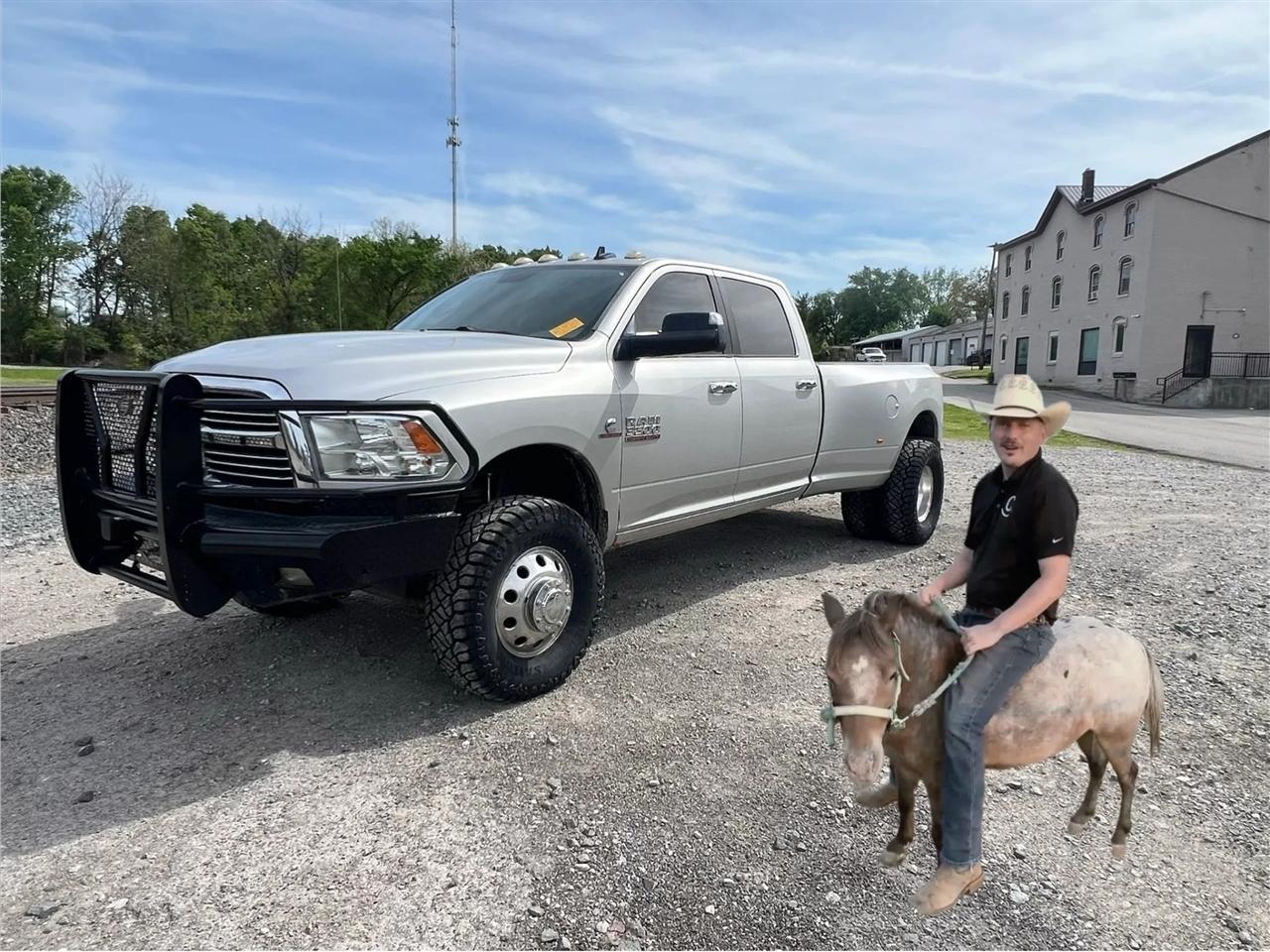 2013 RAM 3500 SLT Crew Cab LWB 4WD DRW