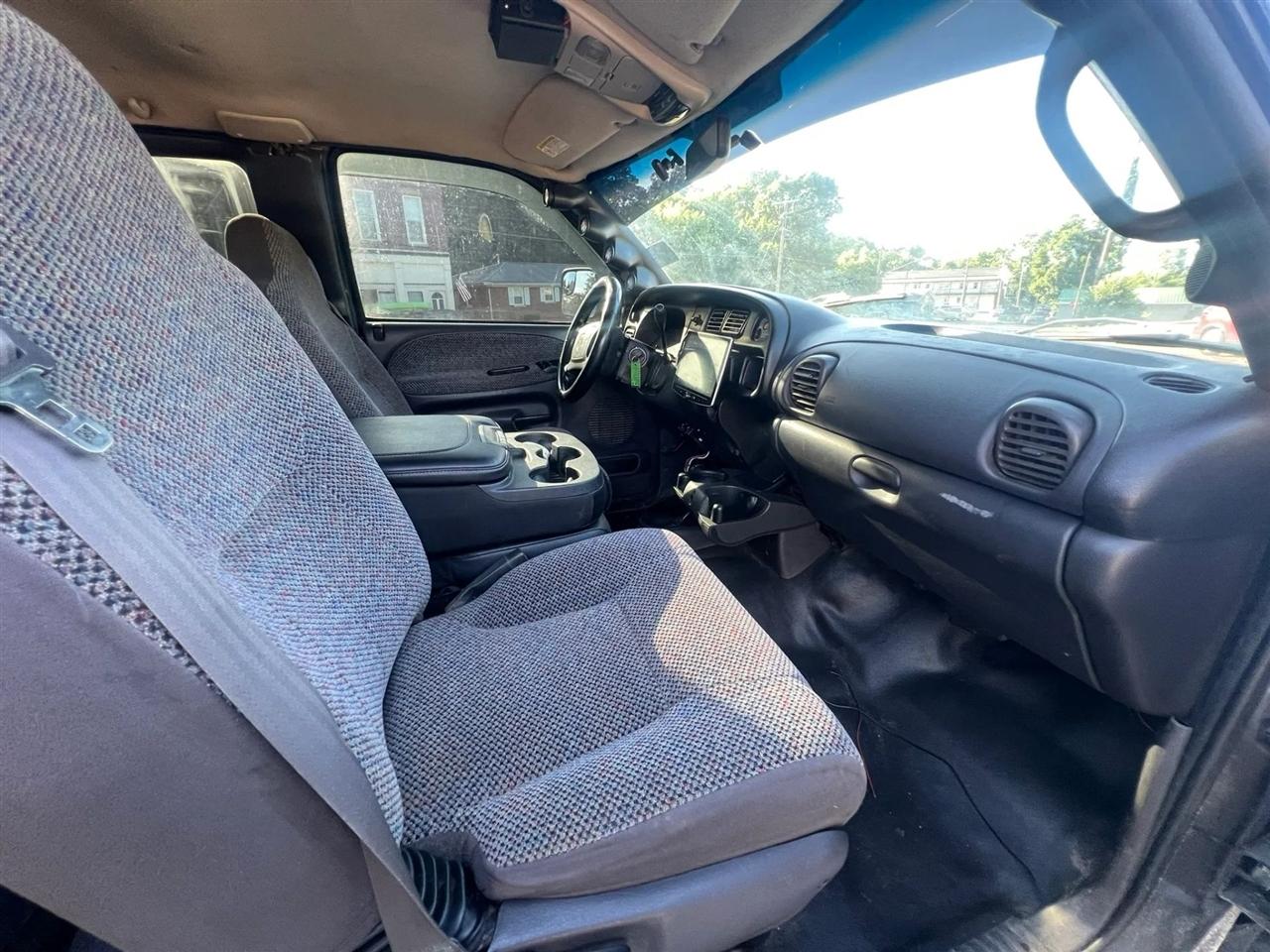 Dodge Ram 3500 SLT Quad Cab 4WD 2002