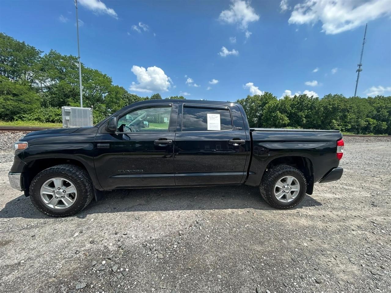 Toyota Tundra SR5 5.7L V8 CrewMax 4WD 2020