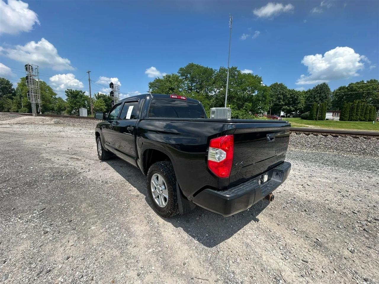 Toyota Tundra SR5 5.7L V8 CrewMax 4WD 2020