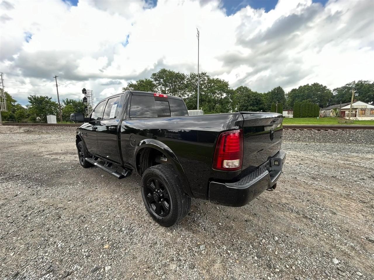 RAM 2500 Laramie Crew Cab SWB 4WD 2016