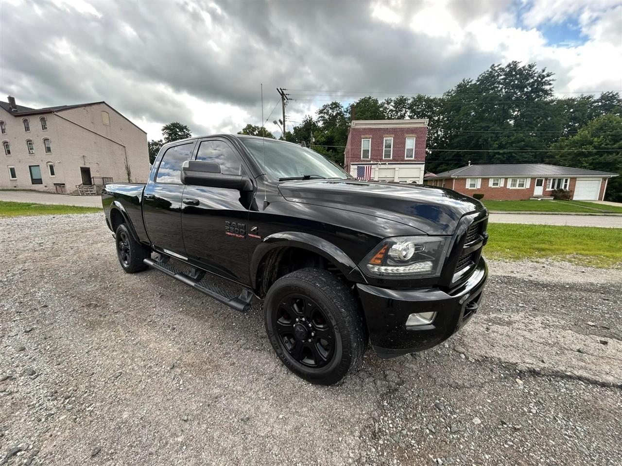 RAM 2500 Laramie Crew Cab SWB 4WD 2016