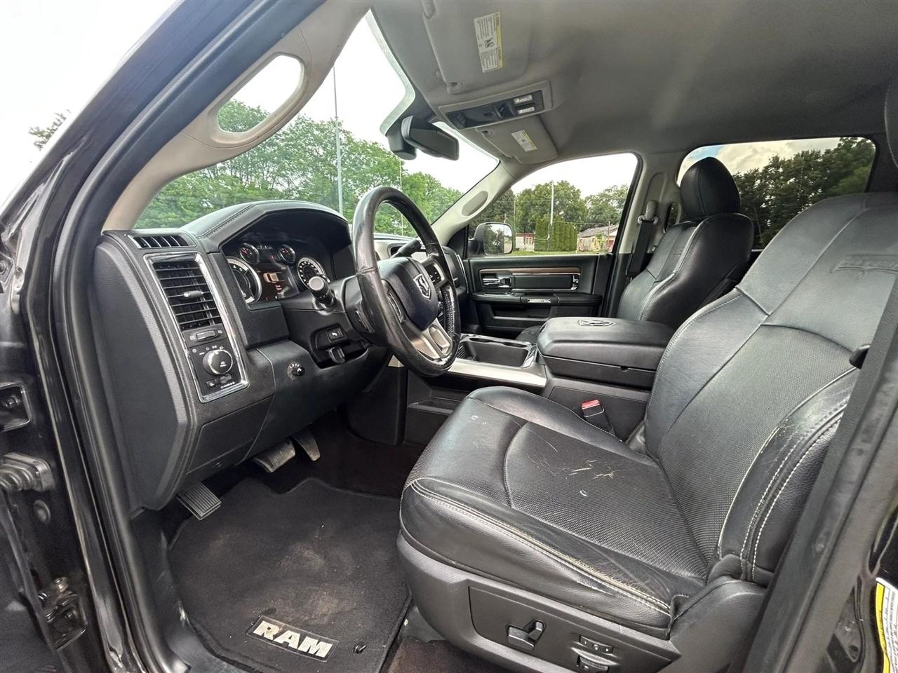 RAM 2500 Laramie Crew Cab SWB 4WD 2016