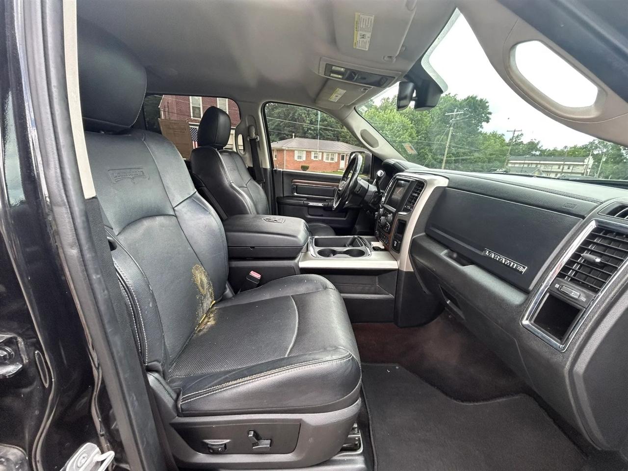 RAM 2500 Laramie Crew Cab SWB 4WD 2016