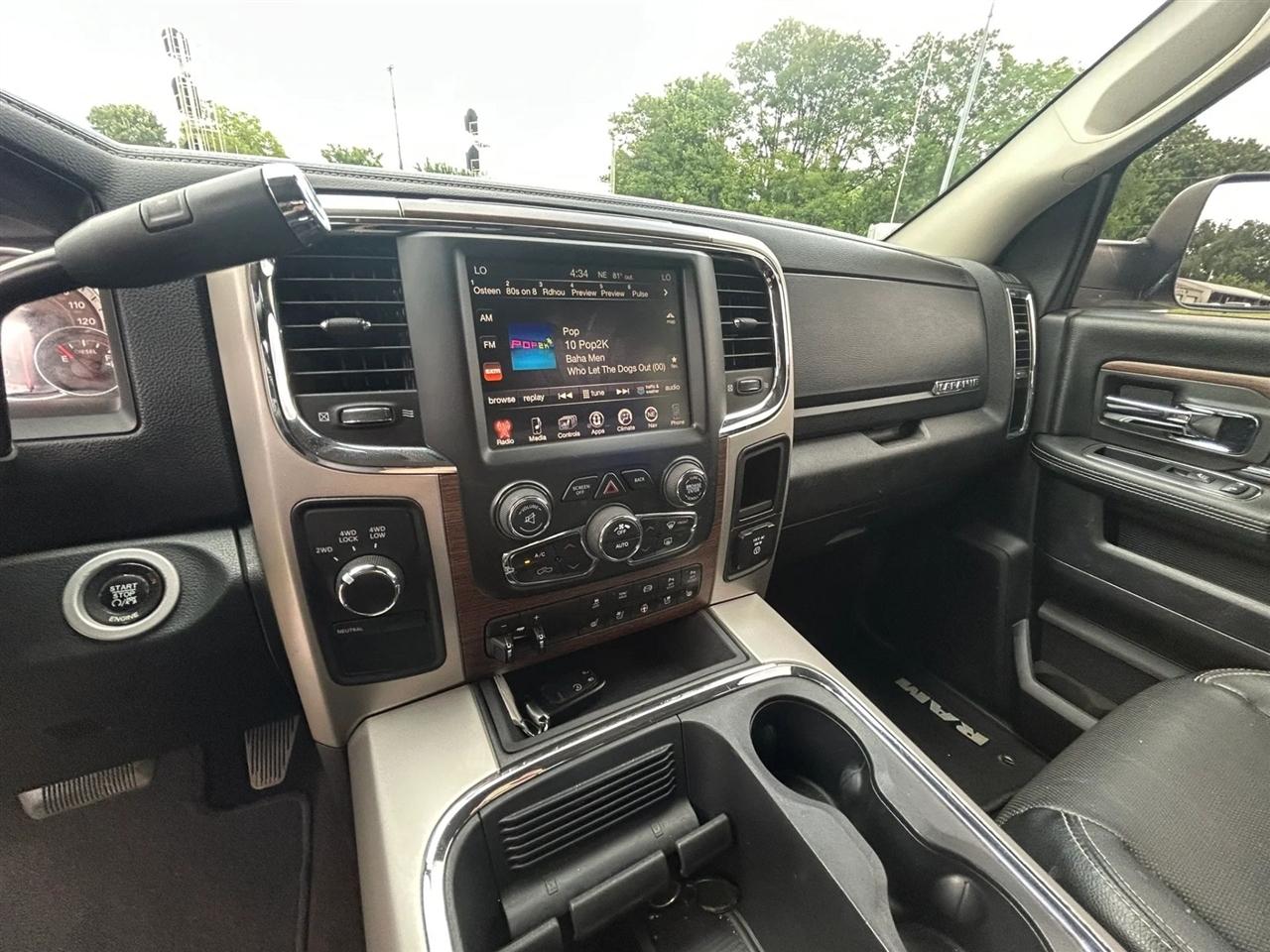 RAM 2500 Laramie Crew Cab SWB 4WD 2016