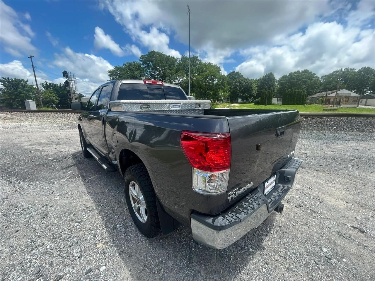 Toyota Tundra Tundra-Grade 5.7L FFV Double Cab 4WD 2013