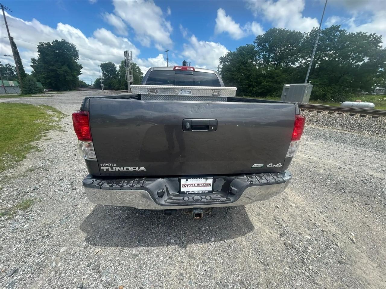 Toyota Tundra Tundra-Grade 5.7L FFV Double Cab 4WD 2013