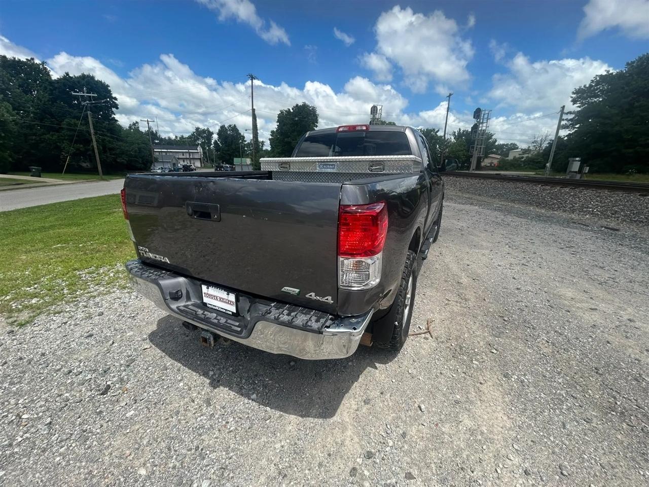 Toyota Tundra Tundra-Grade 5.7L FFV Double Cab 4WD 2013