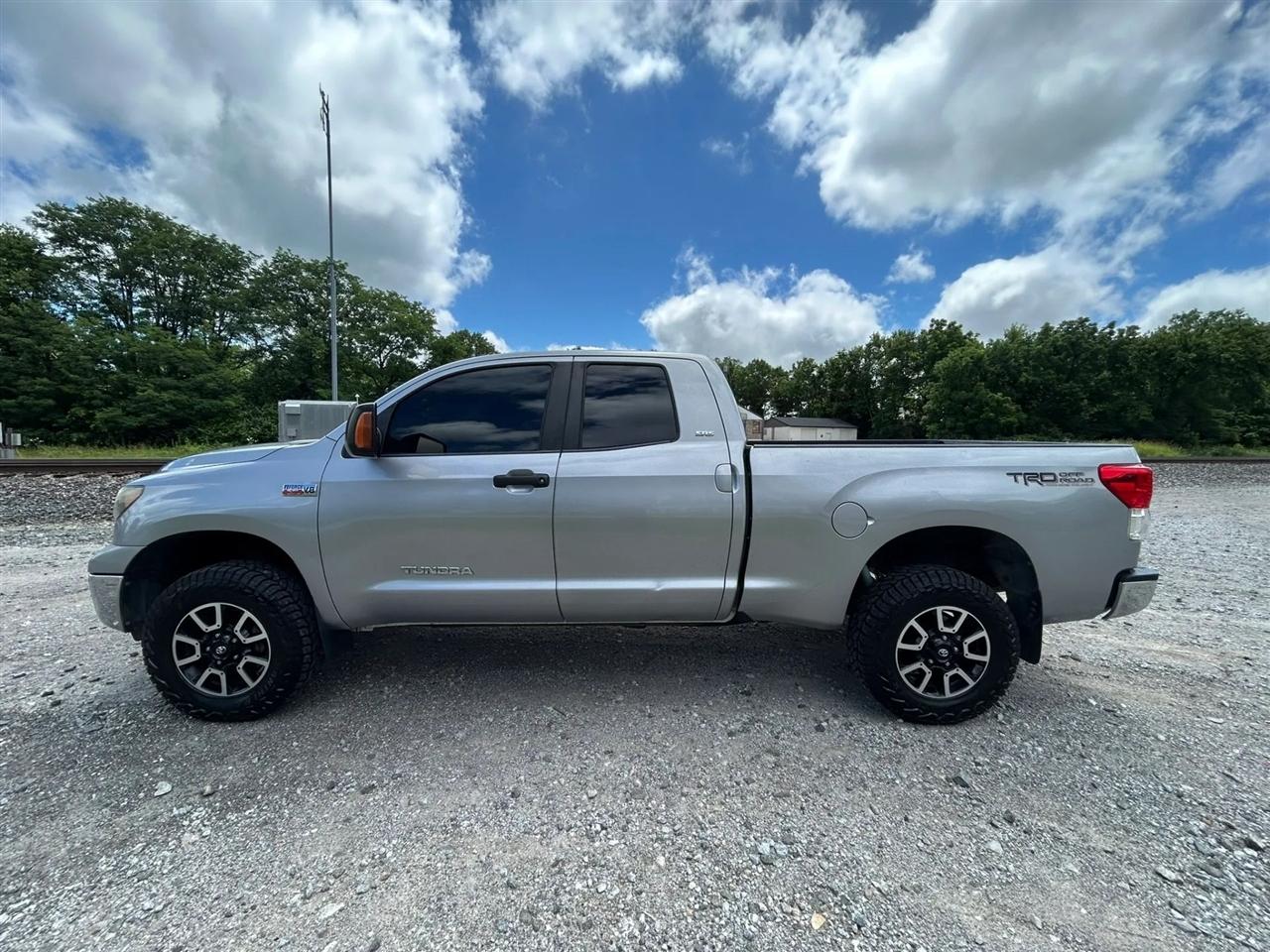 Toyota Tundra Tundra-Grade 5.7L FFV Double Cab 4WD 2010
