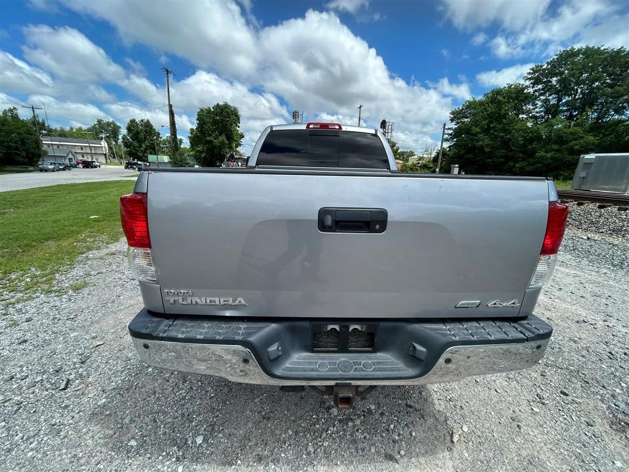 Toyota Tundra Tundra-Grade 5.7L FFV Double Cab 4WD 2010