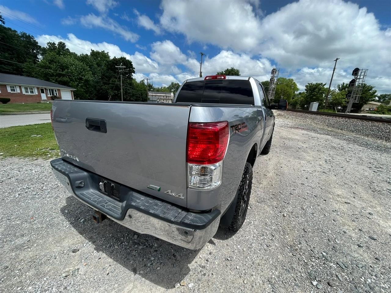 Toyota Tundra Tundra-Grade 5.7L FFV Double Cab 4WD 2010