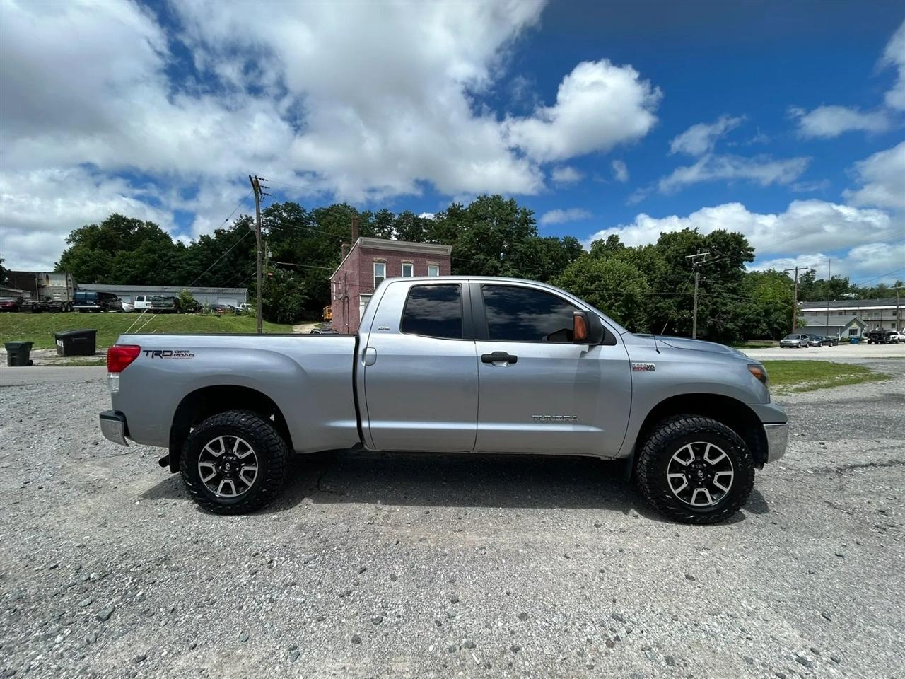 Toyota Tundra Tundra-Grade 5.7L FFV Double Cab 4WD 2010