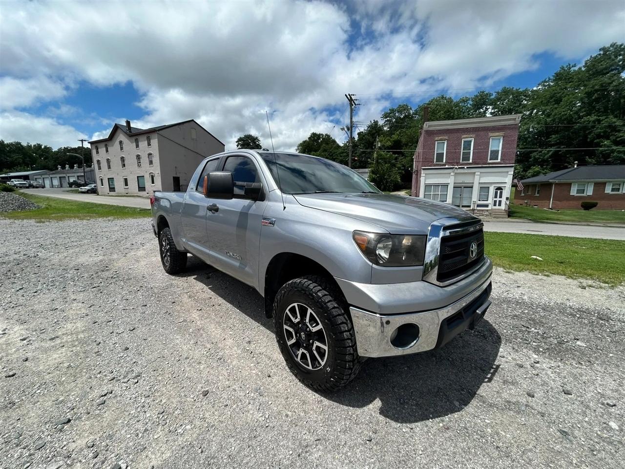 Toyota Tundra Tundra-Grade 5.7L FFV Double Cab 4WD 2010