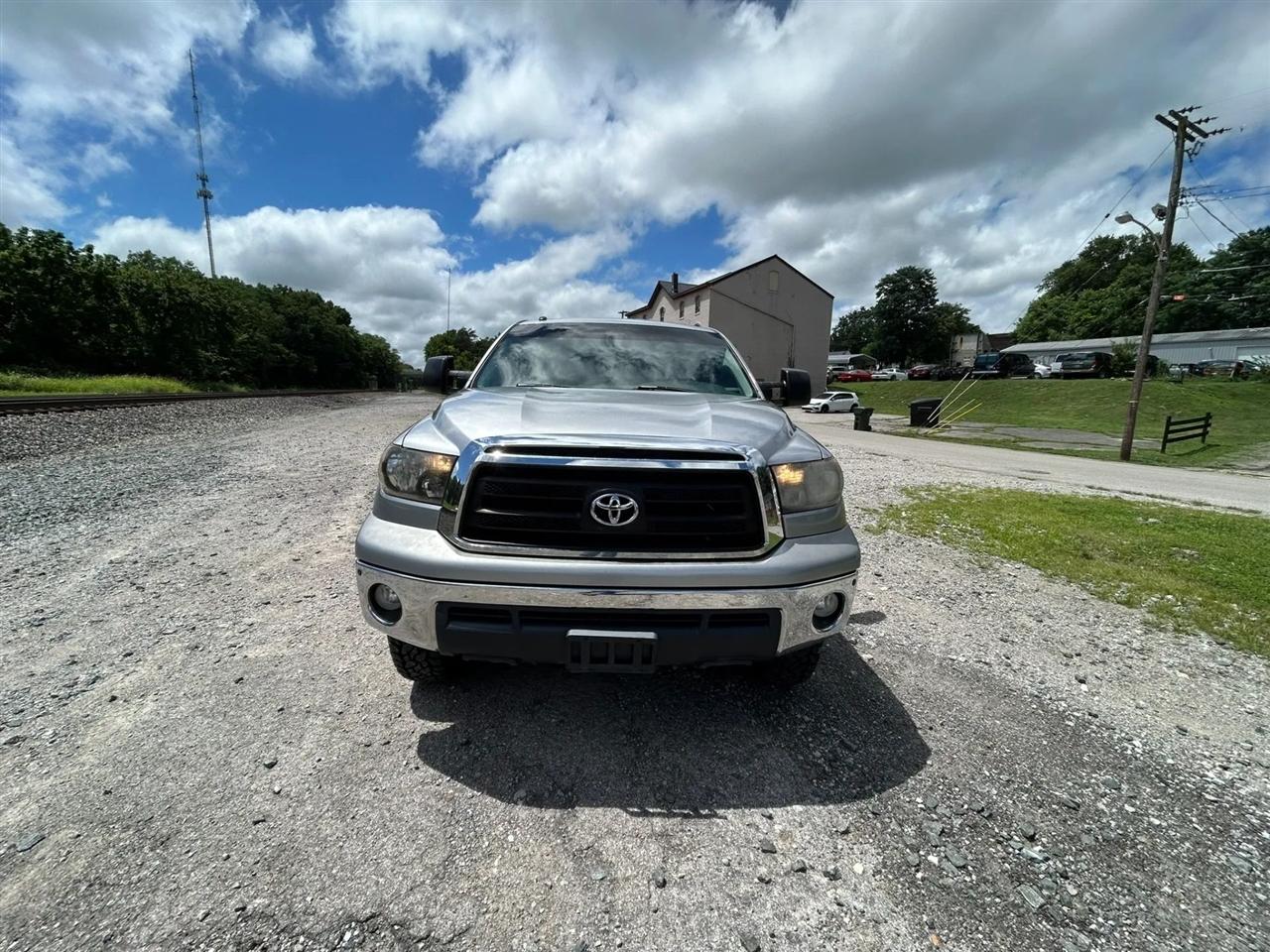 Toyota Tundra Tundra-Grade 5.7L FFV Double Cab 4WD 2010