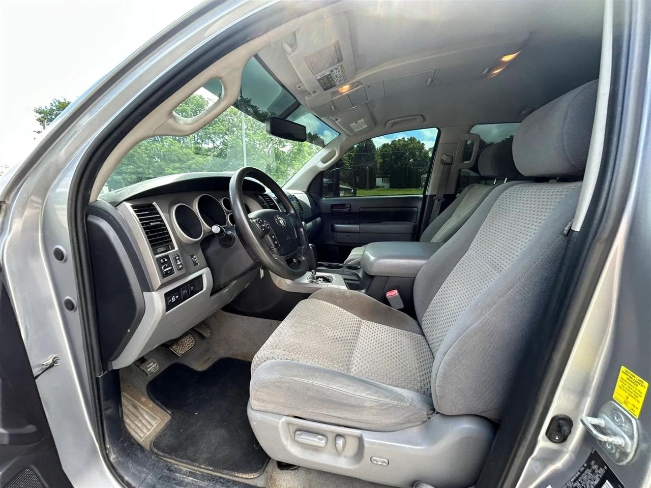 Toyota Tundra Tundra-Grade 5.7L FFV Double Cab 4WD 2010