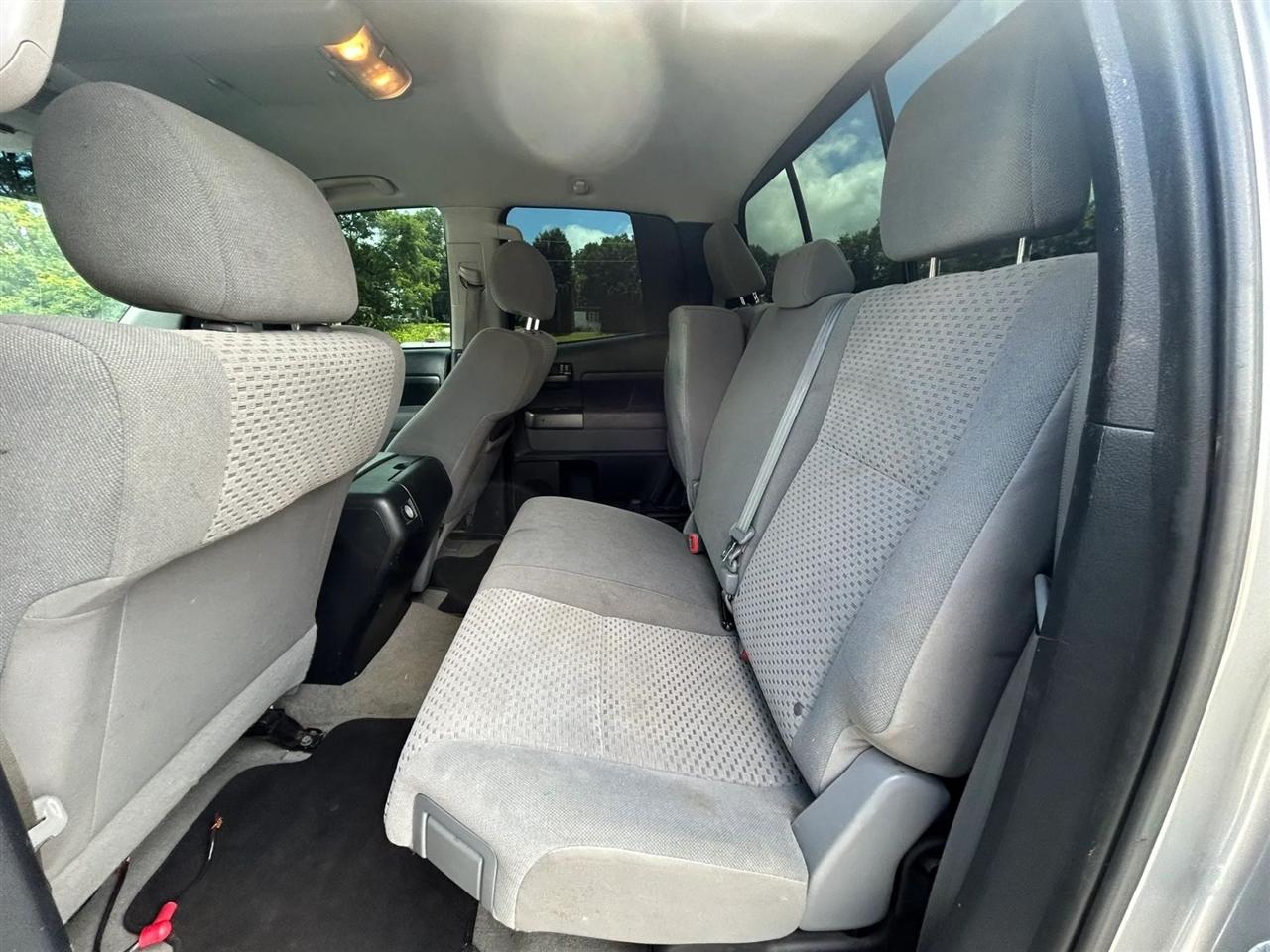 Toyota Tundra Tundra-Grade 5.7L FFV Double Cab 4WD 2010