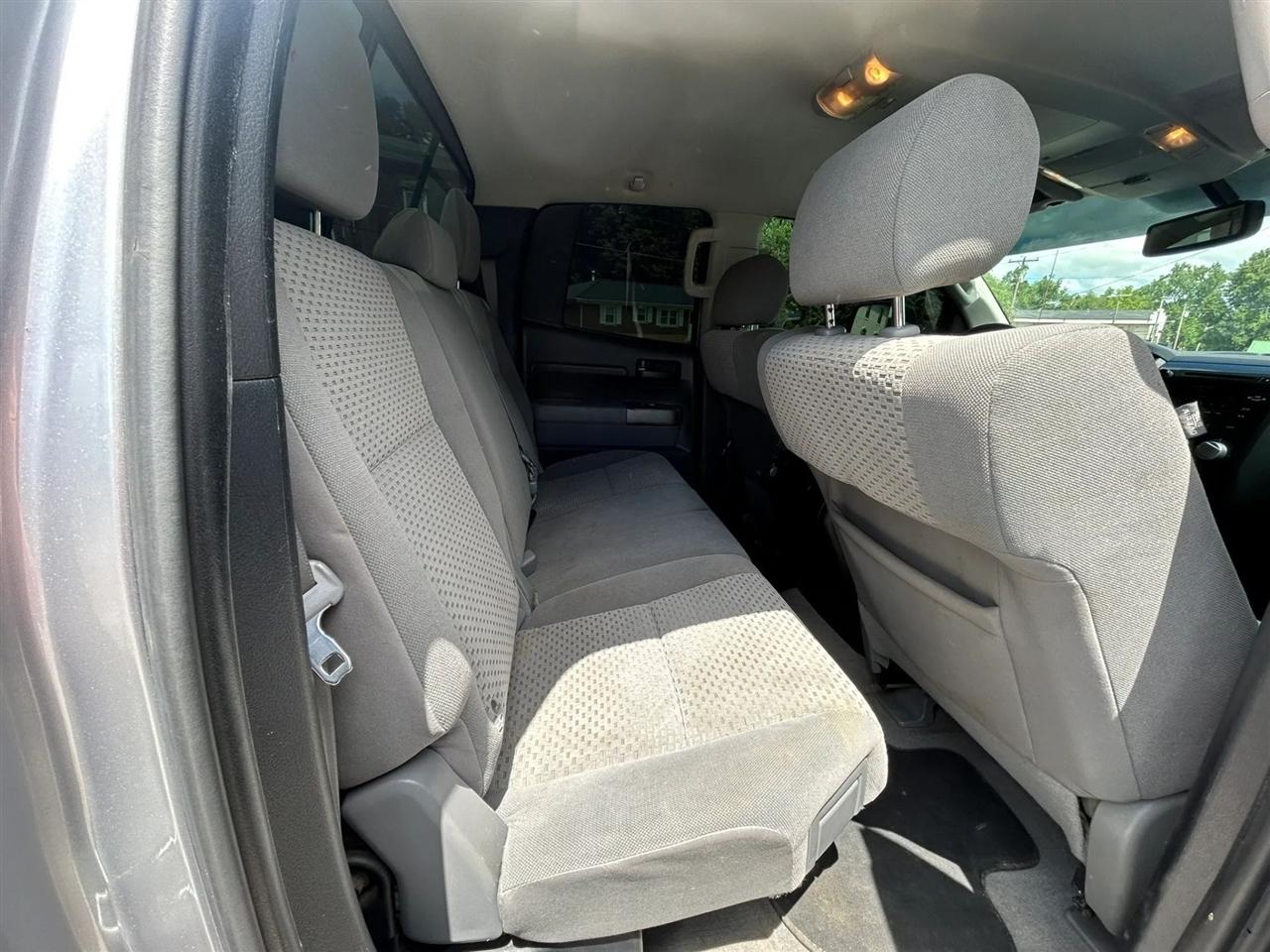 Toyota Tundra Tundra-Grade 5.7L FFV Double Cab 4WD 2010