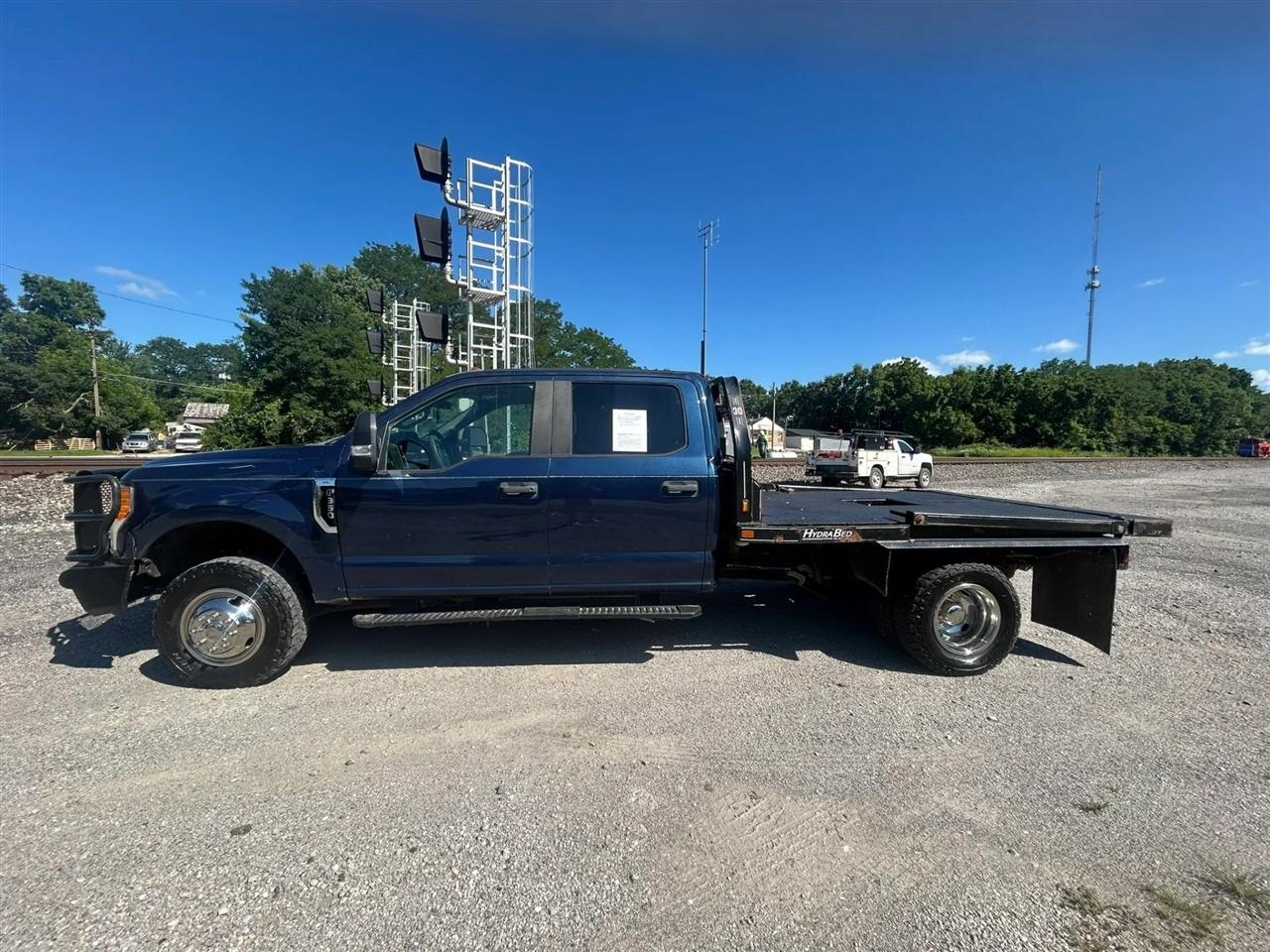 Ford F-350 SD XL Crew Cab Long Bed DRW 4WD 2017
