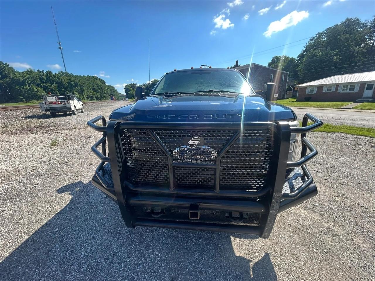 Ford F-350 SD XL Crew Cab Long Bed DRW 4WD 2017