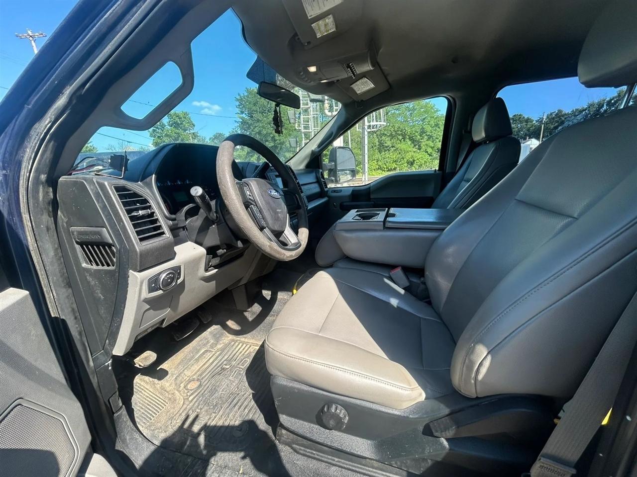 Ford F-350 SD XL Crew Cab Long Bed DRW 4WD 2017