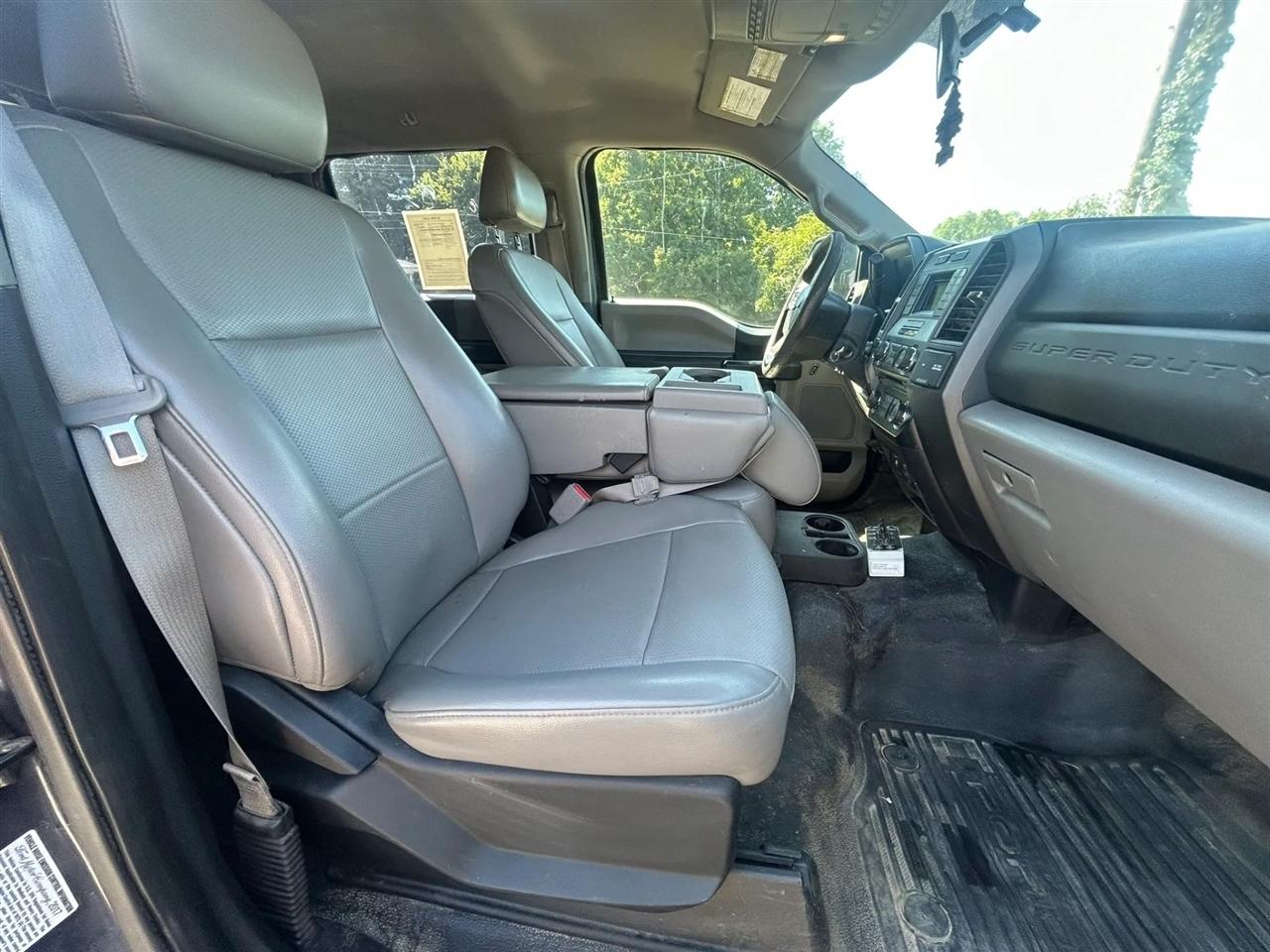Ford F-350 SD XL Crew Cab Long Bed DRW 4WD 2017