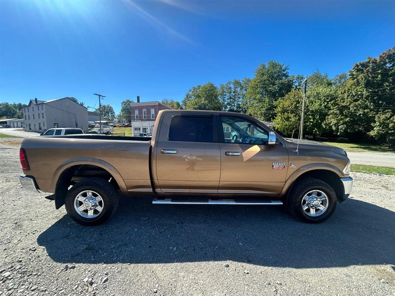 RAM 2500 Laramie Crew Cab SWB 4WD 2012
