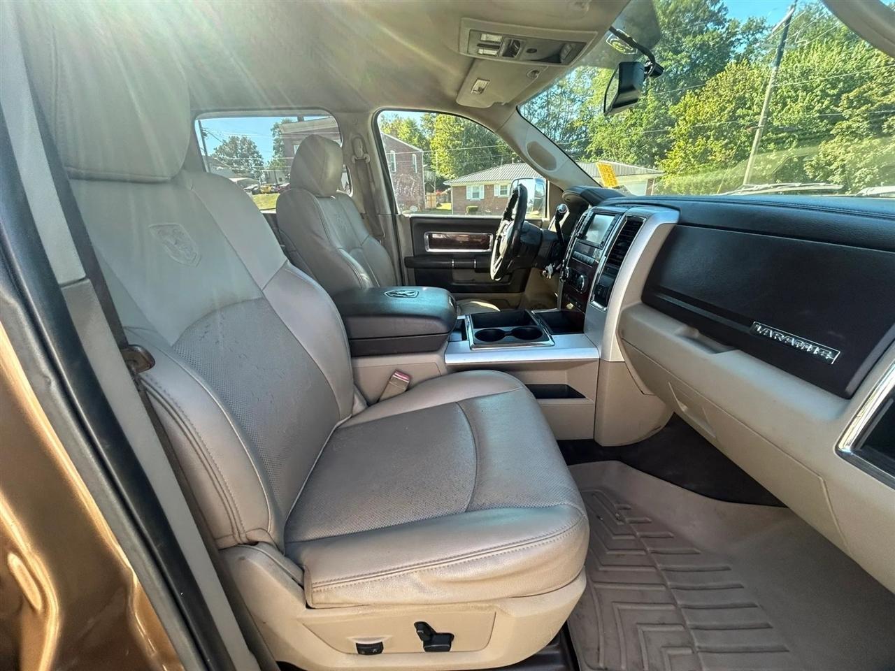 RAM 2500 Laramie Crew Cab SWB 4WD 2012