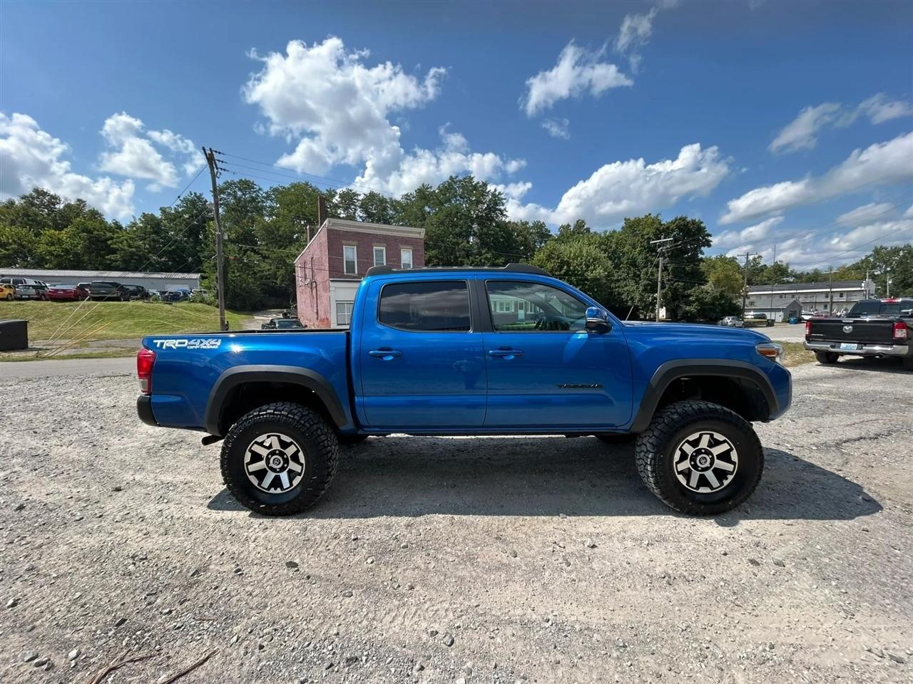 Toyota Tacoma SR5 Double Cab Long Bed V6 6AT 4WD 2016