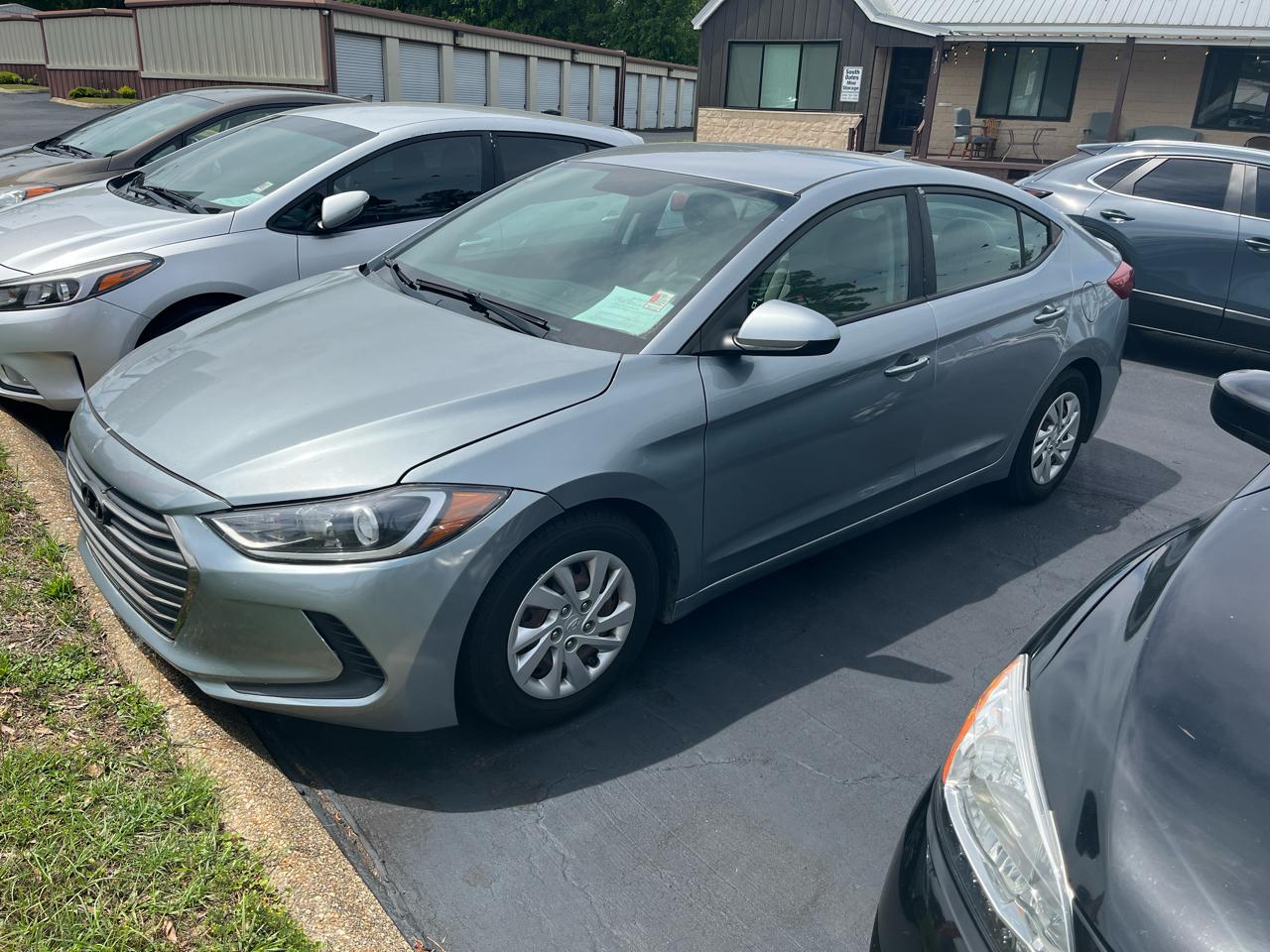 2017 Hyundai Elantra SE 6AT