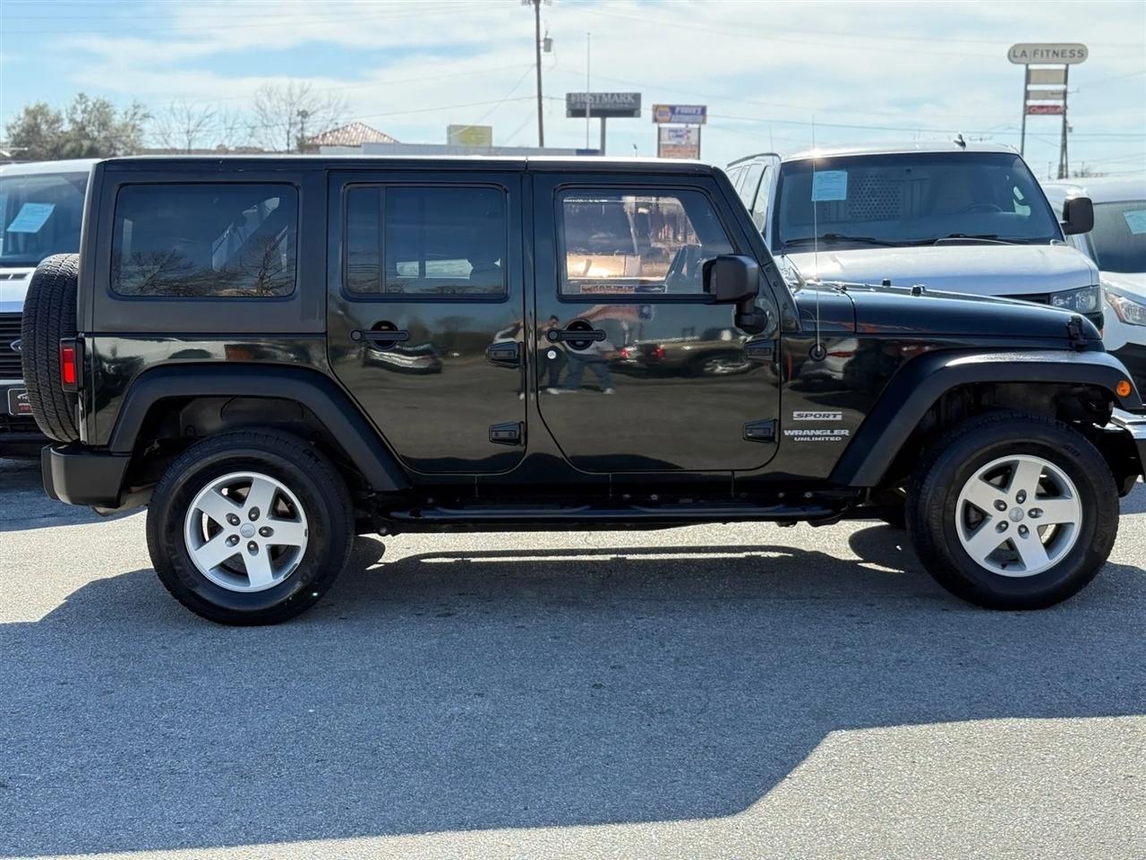 Jeep Wrangler Unlimited 4WD 4dr Sport 2012