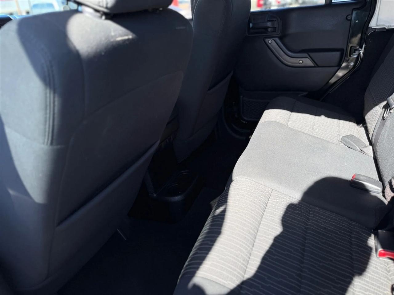 Jeep Wrangler Unlimited 4WD 4dr Sport 2012