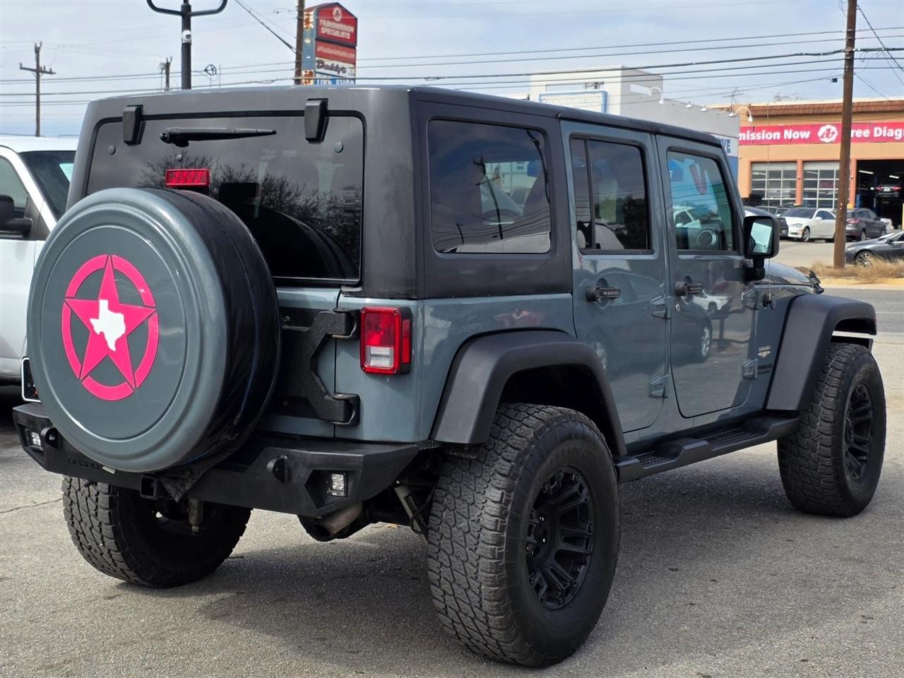 Jeep Wrangler Unlimited 4WD 4dr Sahara 2015