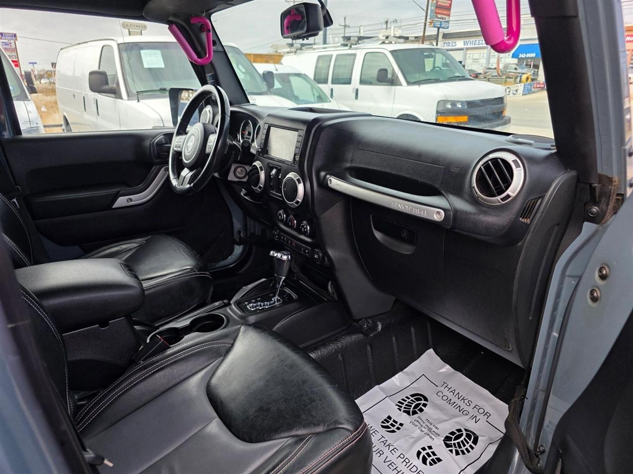 Jeep Wrangler Unlimited 4WD 4dr Sahara 2015