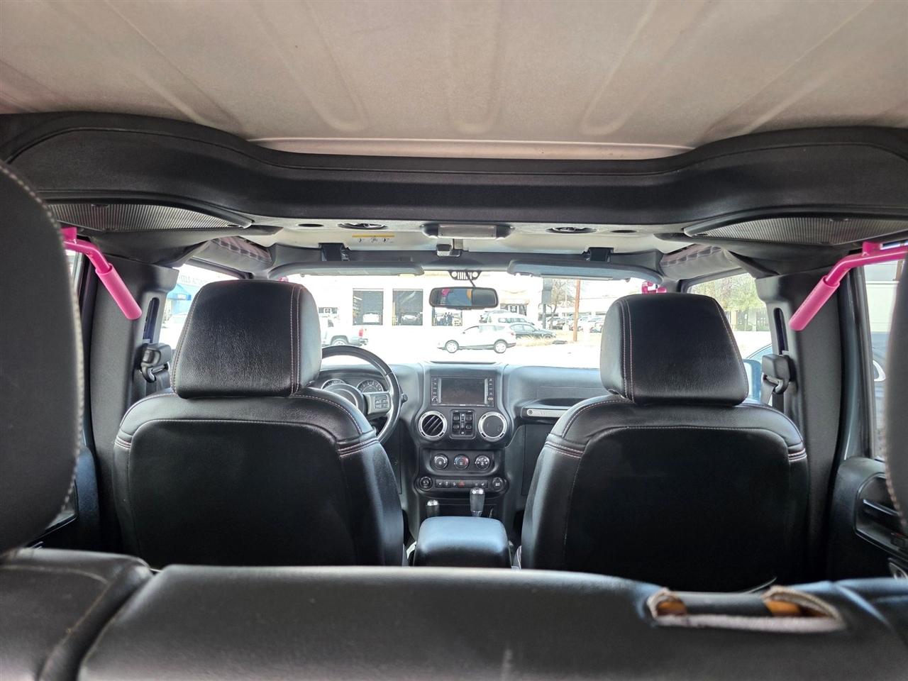 Jeep Wrangler Unlimited 4WD 4dr Sahara 2015