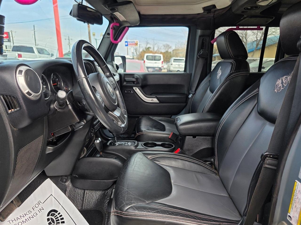 Jeep Wrangler Unlimited 4WD 4dr Sahara 2015