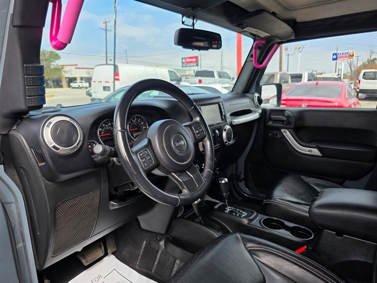 Jeep Wrangler Unlimited 4WD 4dr Sahara 2015