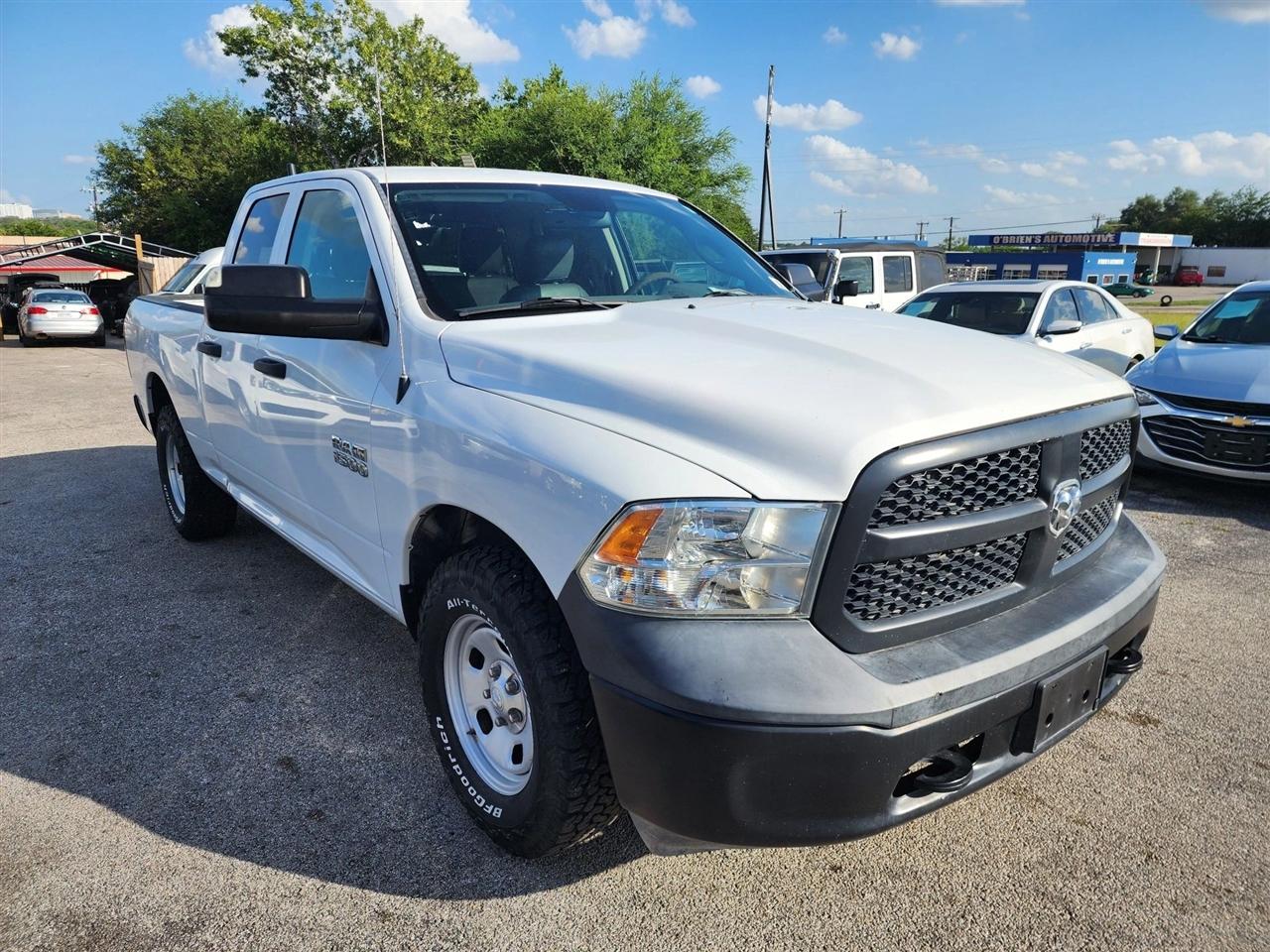 RAM 1500 4WD Quad Cab 140.5" Tradesman 2016