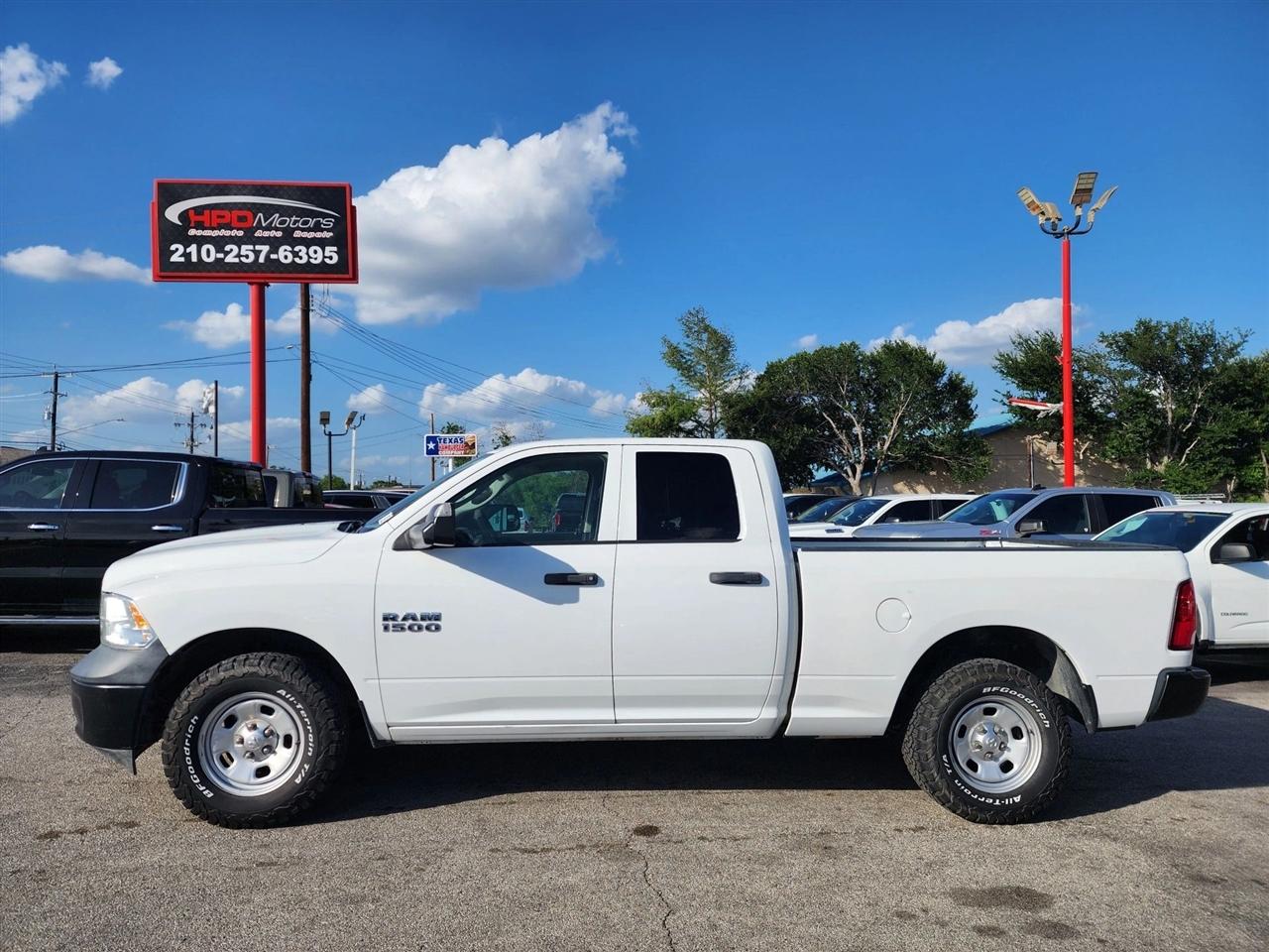 RAM 1500 4WD Quad Cab 140.5" Tradesman 2016