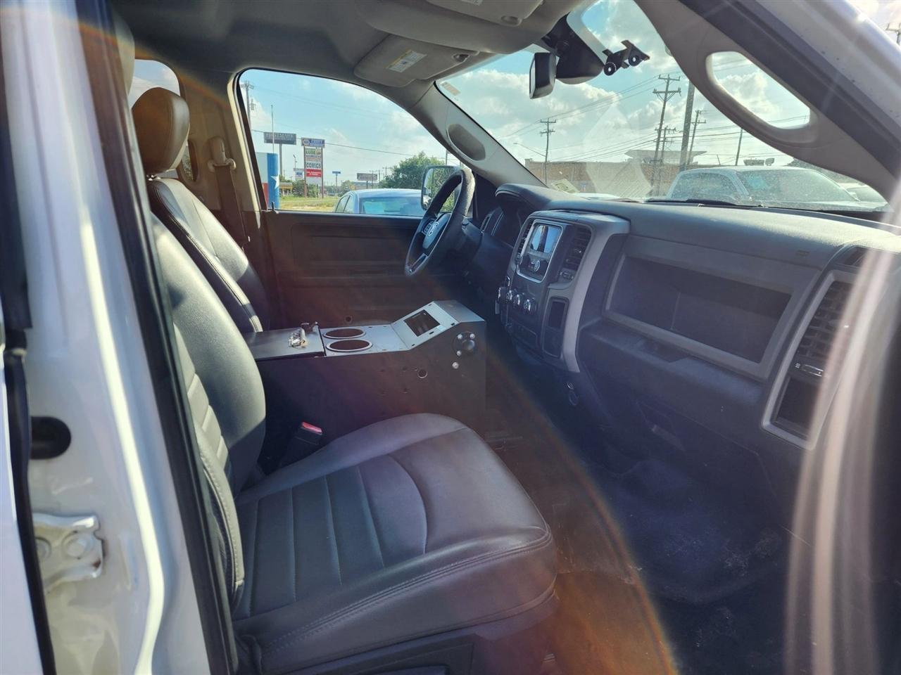 RAM 1500 4WD Quad Cab 140.5" Tradesman 2016