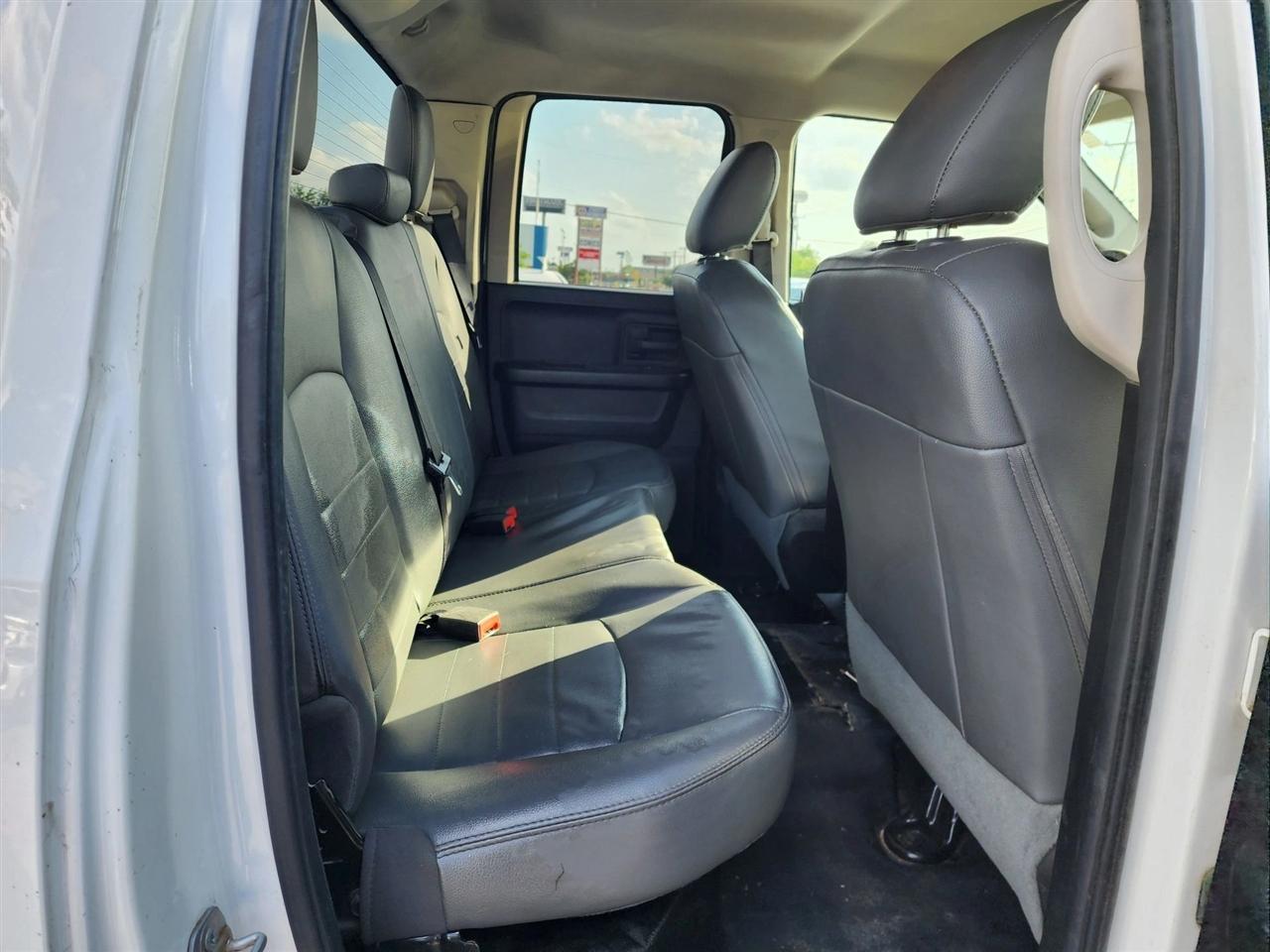 RAM 1500 4WD Quad Cab 140.5" Tradesman 2016