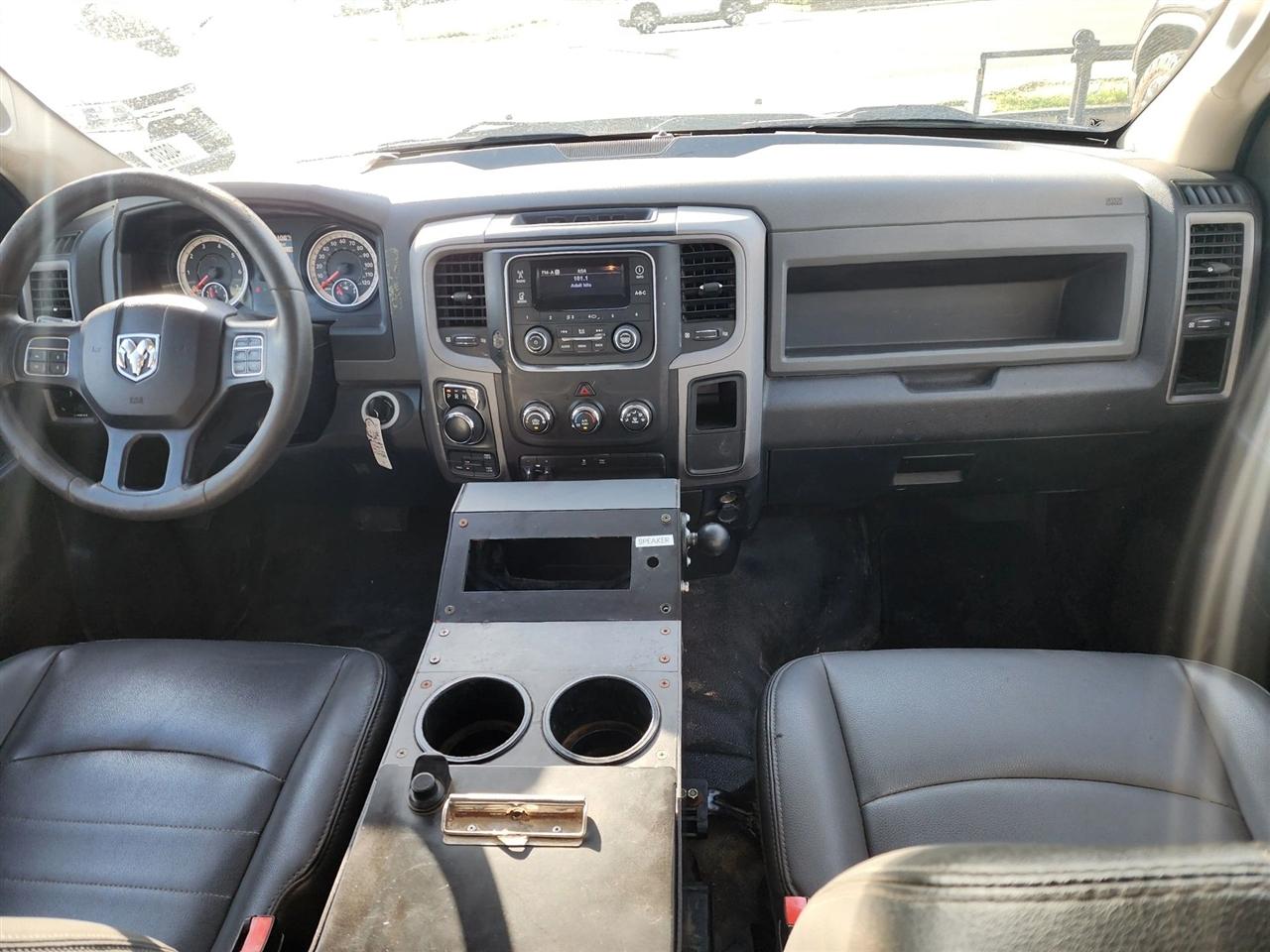 RAM 1500 4WD Quad Cab 140.5" Tradesman 2016