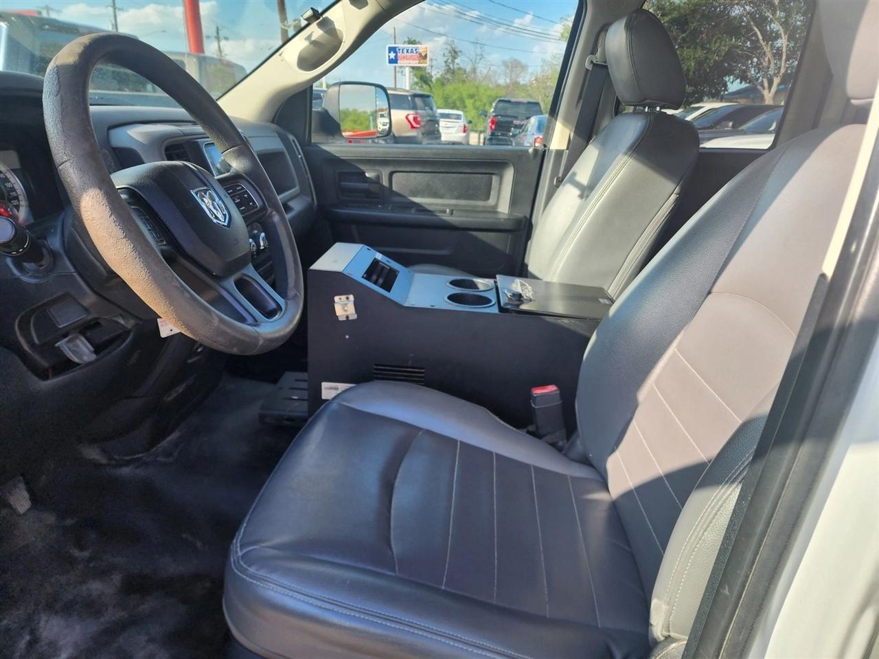 RAM 1500 4WD Quad Cab 140.5" Tradesman 2016