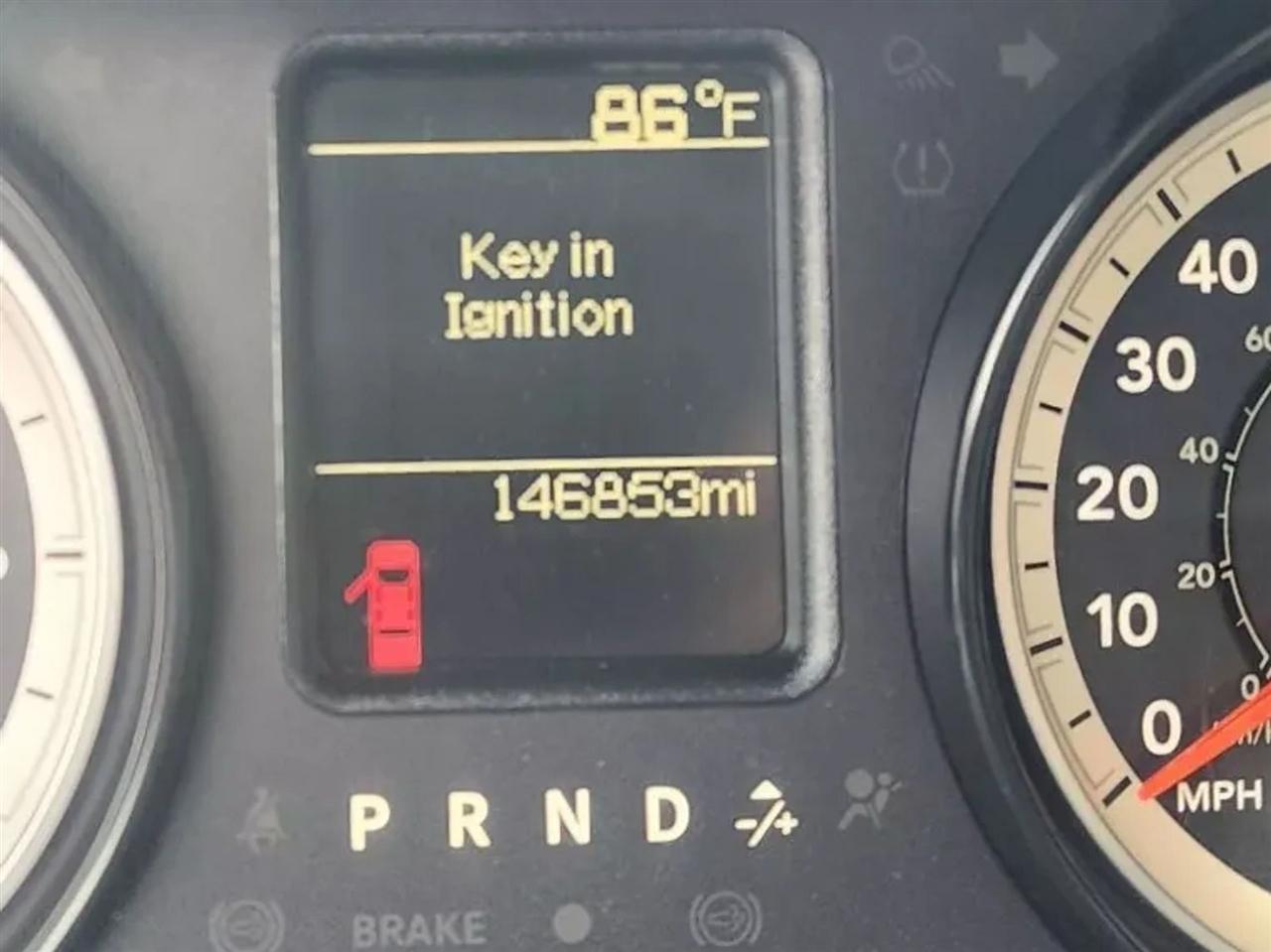 RAM 1500 4WD Quad Cab 140.5" Tradesman 2016