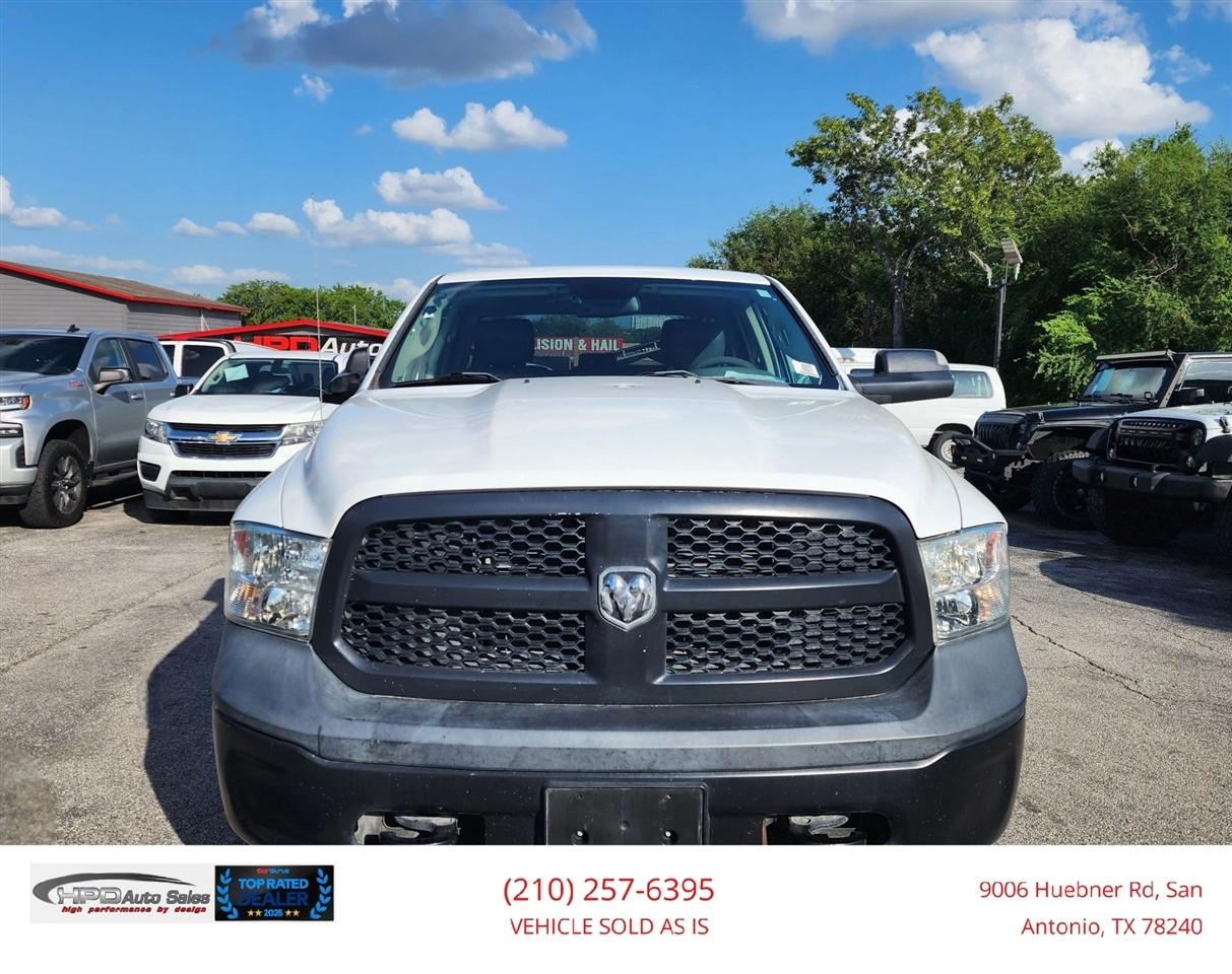 RAM 1500 4WD Quad Cab 140.5" Tradesman 2016