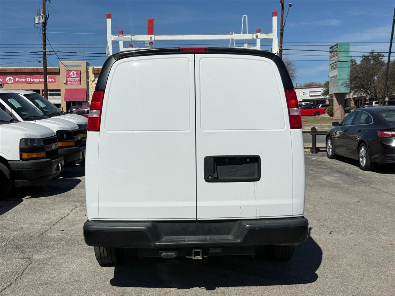 Chevrolet Express Cargo Van RWD 2500 135" 2021
