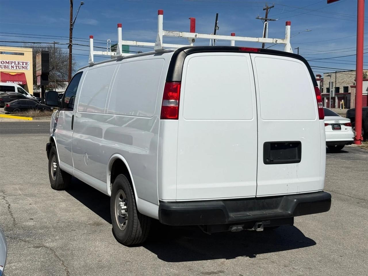 Chevrolet Express Cargo Van RWD 2500 135" 2021