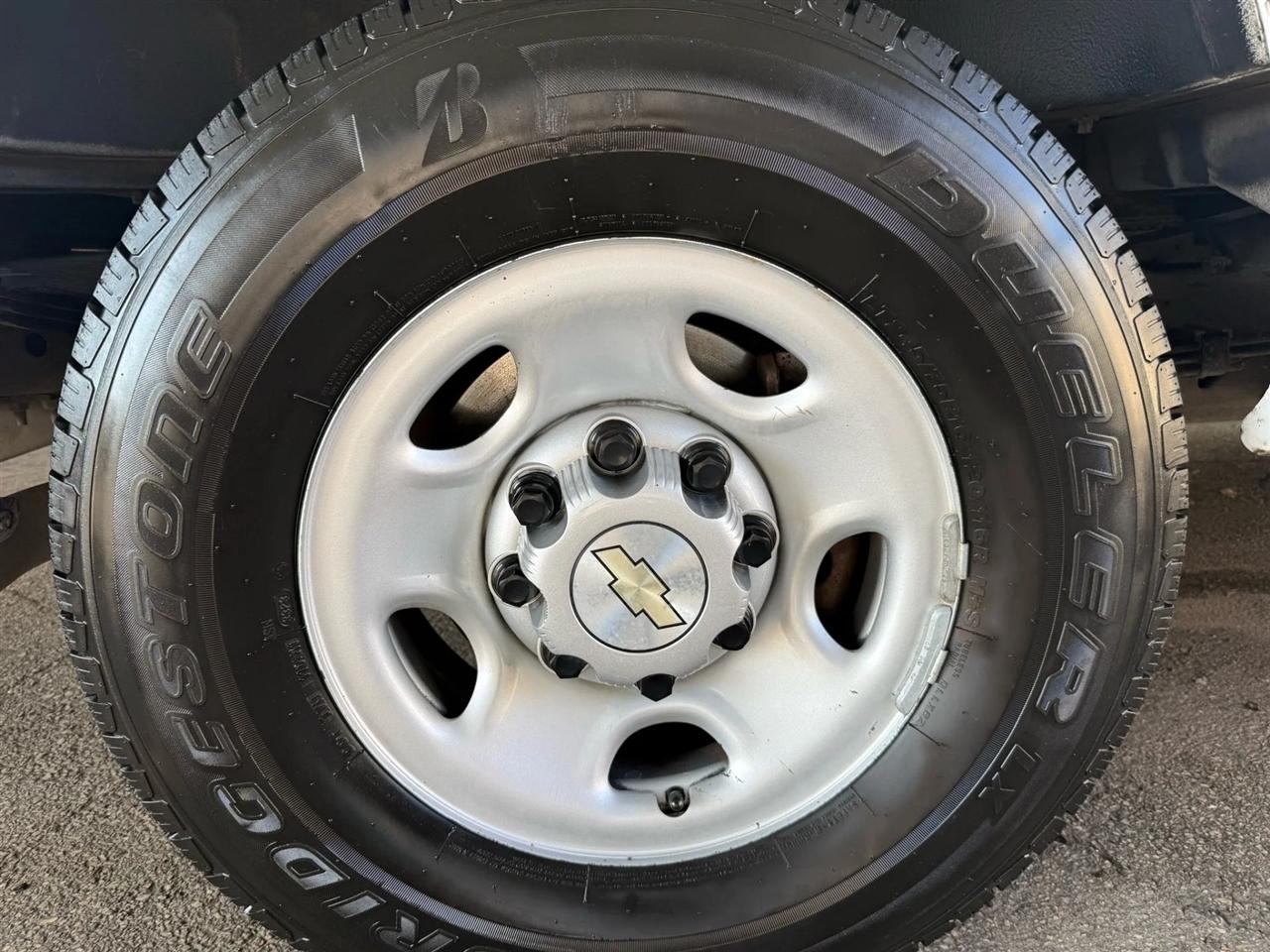 Chevrolet Express Cargo Van RWD 2500 135" 2021